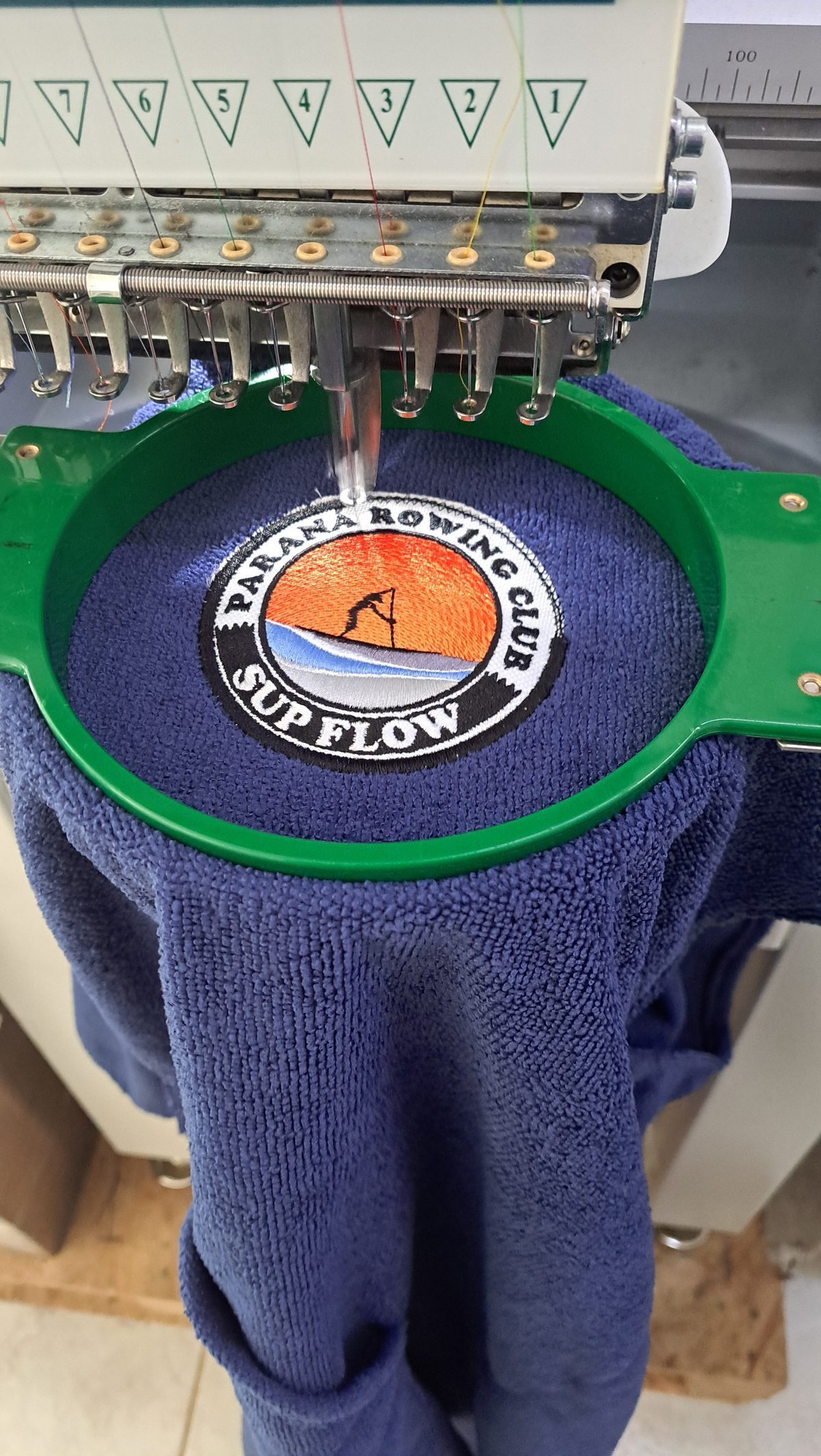 Bata bordada con nombre o logo
