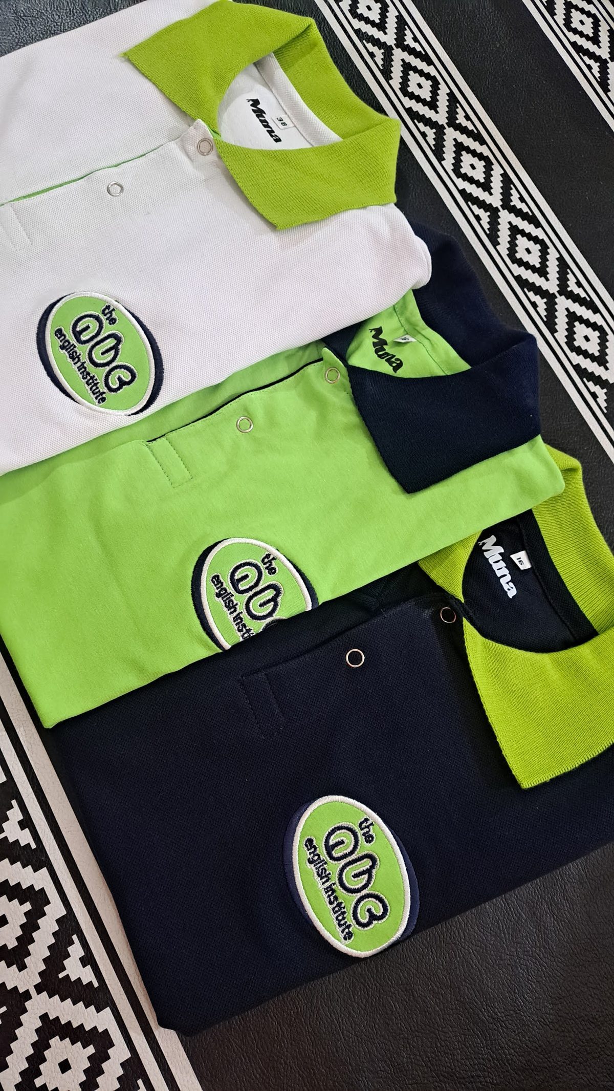 Chomba bordada para uniforme empresarial