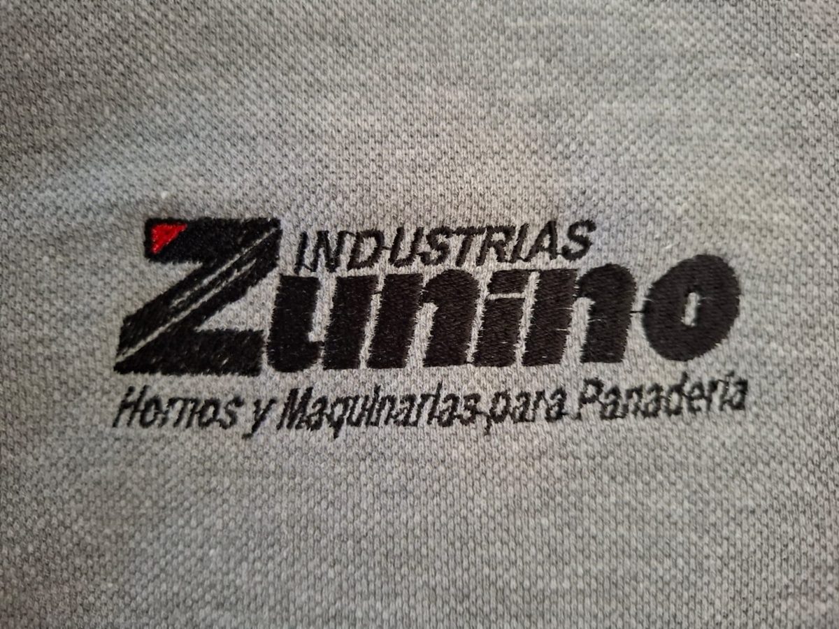 Chomba bordada para uniforme empresarial
