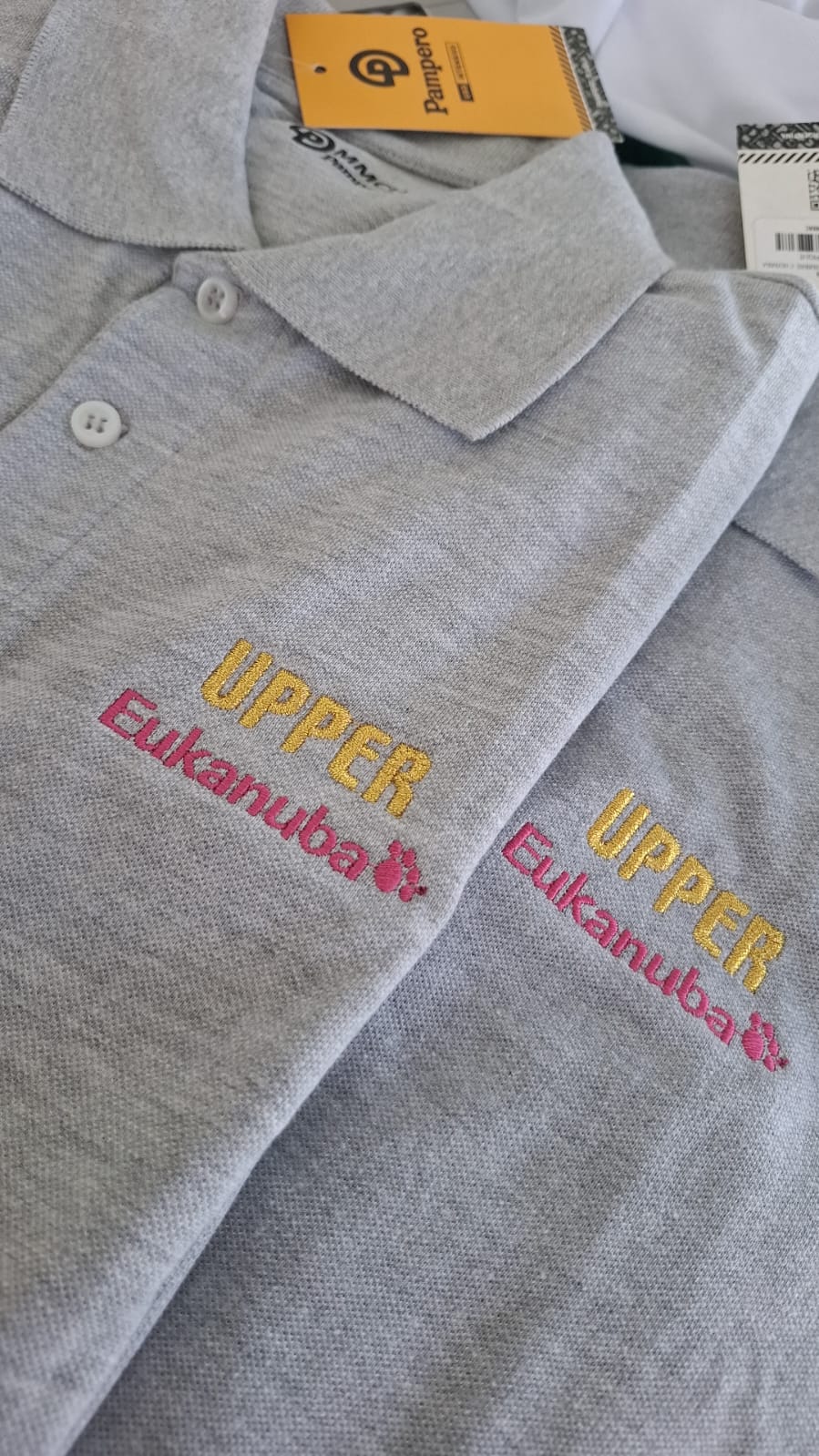 Chomba bordada para uniforme empresarial