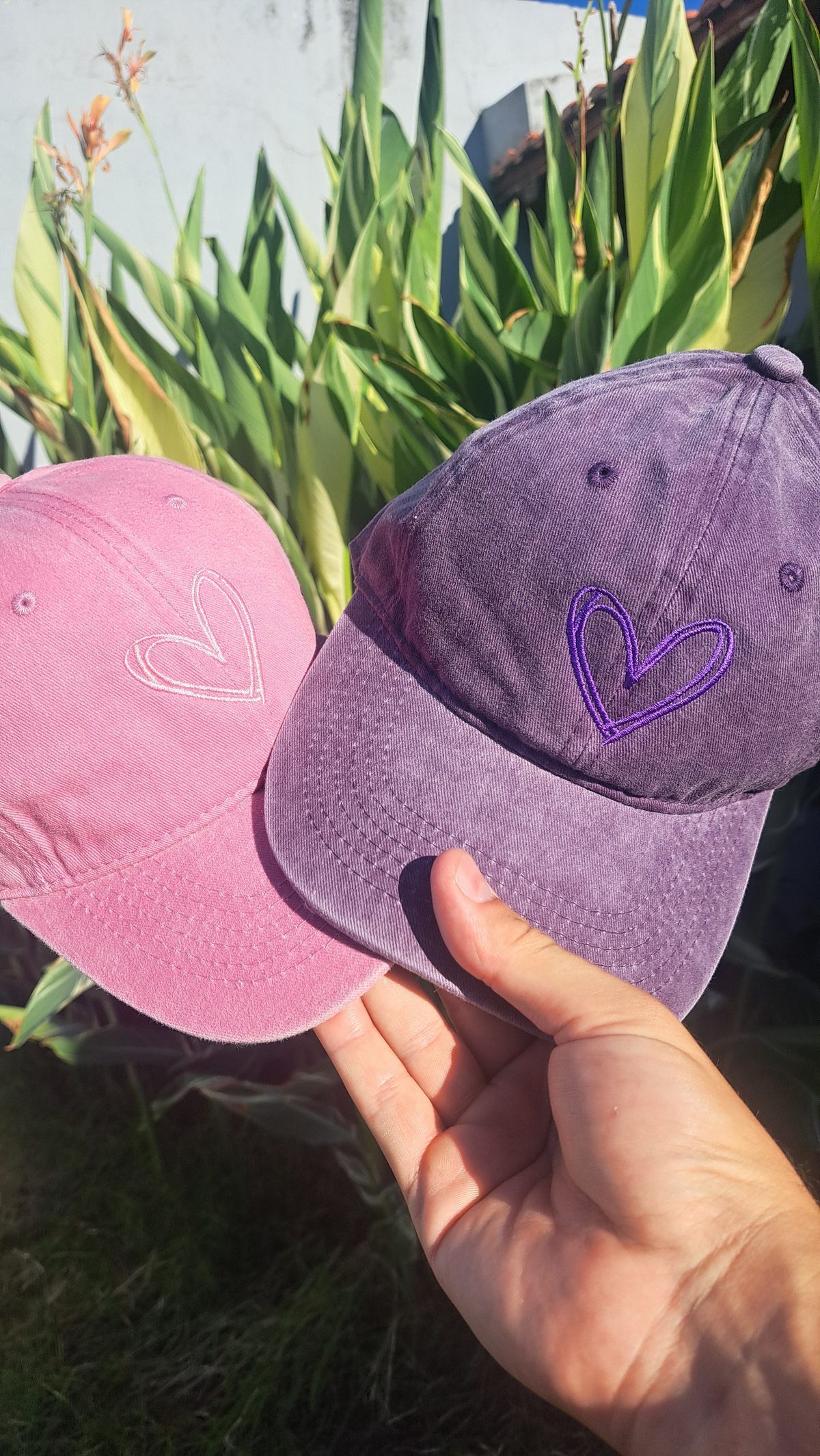 Gorra bordada con logo personalizado